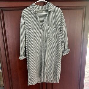 Striped Abercrombie dress size M
